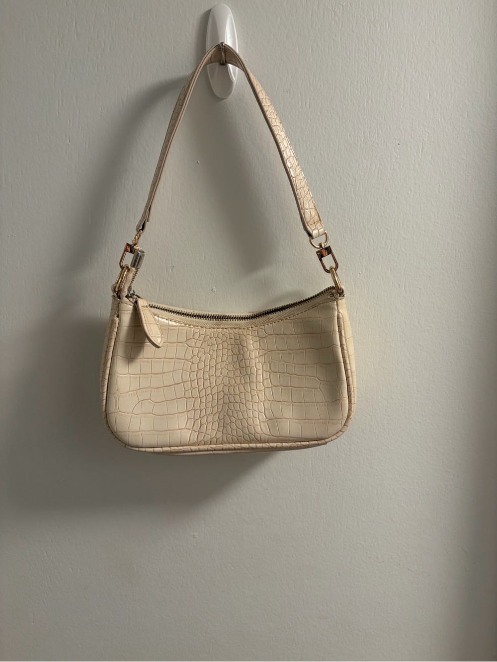 Cream Croc Embossed Baguette Shoulder Bag Gold Hardware Y2K Purse